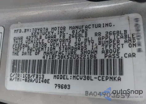 2002 Toyota Camry Le z USA, uszkodzony, nr VIN 4T1BF30K52U522186